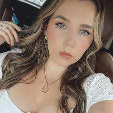 Esmeralda Cantu's Instagram, Twitter & Facebook