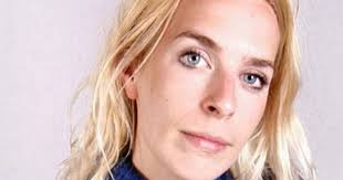 Sara Pascoe says there are two well-known predators in the comedy industry  : r/Fauxmoi