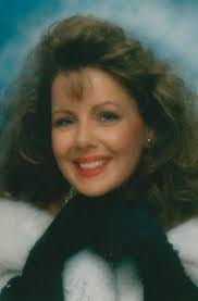 Mary Chenoweth's Instagram, Twitter & Facebook