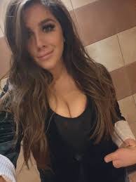 Sara Buckley's Instagram, Twitter & Facebook