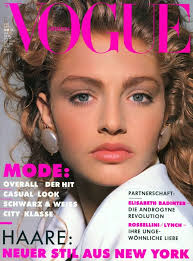 Ex supermodelo y alcaldesa israelíes se unen para ayudar a las comunidades