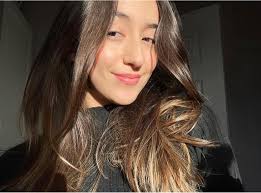 Does any1 know someone who's is a good artist to draw or paint a dog  portrait?