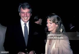 19 Candice Bergen 1983 Photos & High Res Pictures