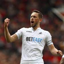 Gylfi continued his good start to his swansea return with another three assists in his next two matches. Does This Latest Twist Mean Everton Should Move On From Swansea S Gylfi Sigurdsson Royal Blue Mersey