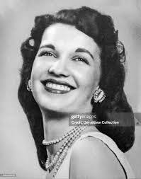 Colleen Carroll's Instagram, Twitter & Facebook