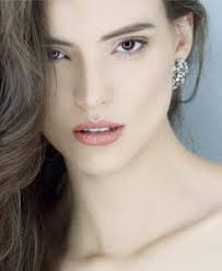 ✨Model Tip Tuesday Here is a quick and powerful modeling tip. I wish I  would have known in the beginning ! ✨Tip: Want instant confidence