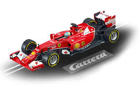 Ein formel 1 auto im straßenverkehr? Carrera 8 Neue Formel 1 Autos Mercedes Und Ferrari