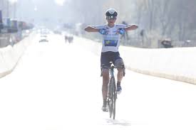 Een nieuwe uitdaging met team movistar. Annemiek Van Vleuten Wins Ronde Van Vlaanderen For Movistar Team Movistar Team