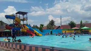 Waterboom pinrang buka hari apa. Video Begini Serunya Bermain Di Pinrang Waterboom Bhayangkara Tribun Timur
