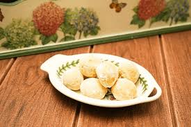 Tepung pulut ini akan dicampurkan dengan sedikit air untuk. 18 Biskut Raya Popular Ini Koleksi Resepinya Kelabmama Malaysia