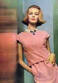 She is a former fashion model in the 1950s and 1960s and is now a psychotherapist. Uma Thurman S Mother Model Nena Von Schlebrugge 60s Photo Credit Inconnu 1960s Fashion Retro Fashion Fashion