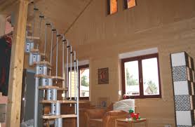 Ein kleines schwarzes holzhaus zeigt, wie durch perfekte zusammenarbeit zwischen planung und ausführung ein wahres schmuckstück entstehen kann. Holzhaus Innen Holzmarkt Kohn Klosterfelde