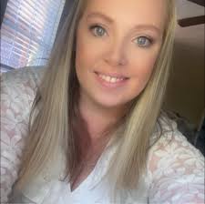 Let's play a gameeeee 🤪🤪 The last person to comment BSG will get a free  tea🥤🥤 📣 Anddddd go !! 📣