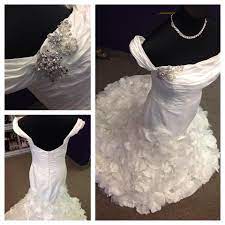 New To The Shabby Chic Bride This Stunning Size 6 Blue Enzoani Emerald Has Never Been Worn Consignment Wedding Dresses Sparkly Wedding Dress Wedding Dresses