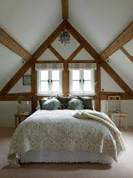 16 Most Fabulous Vaulted Ceiling Decorating Ideas Vaulted Ceiling Bedroom Oak Frame House Bedroom Design