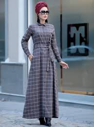 Selma Sari Desnign Tesettur Ekose Elbise Modelleri Moda Tesettur Giyim Elbise Modelleri Elbise Moda Stilleri