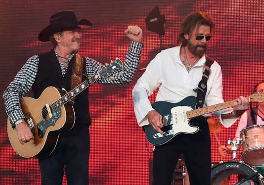 Neon Moon (Live at Cain's Ballroom) · Brooks & Dunn
