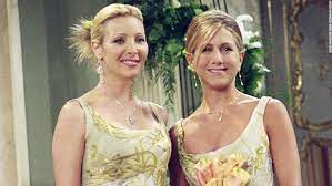 Lisa kudrow is notoriously private about her personal life and rarely posts on social media. W 5j1dhyocckim