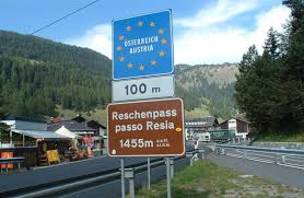 Es bestehen bahnverbindungen zwischen österreich und italien u.a. Ohne Ausweis Uber Die Grenze Diese Strafen Bluhen Euch Unsertirol24