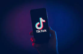 Anime stuck in the wall ini bisa viral karena memiliki jalan cerita yang unik. Siswi Smp Di Bekasi Tewas Saat Main Tiktok Hp Terjatuh Korban Tersengat Listrik Sampai Gosong Hai