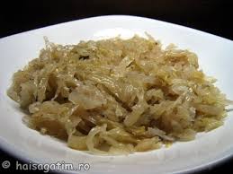 Consumata in salata sau in diferite feluri de mancare, varza ne ofera o mare cantitate de vitamine (a, b si c), potasiu, magneziu, calciu, fosfor. Varza Acra Calita Hai SÄƒ GÄƒtim Cu Amalia