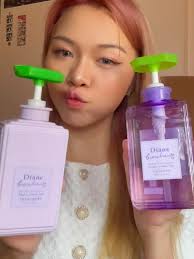 อยากกู้ผมเสีย แถมผมหอมยาวนานน… ต้องฟัง! กับแชมพู Diane Bonheur สูตร Night  Dream Tea ที่มีส่วนช่วยในการผ่อนคลาย นอนหลับ ด้วยกลิ่นหอมอ่อน ๆ จากมะกรูด  ลาเวนเดอร์ และกลิ่นชาสมุนไพร ช่วยให้คุณผ่อนคลาย ...