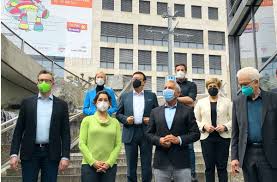 Über den entwurf stimmen beide parteien auf digitalen parteitagen am 8. Der Koalitionsvertrag Von Grunen Und Cdu Aufbruch Im Zeichen Knapper Kassen Baden Wurttemberg Stuttgarter Zeitung