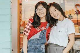 Her birthday, what she did before fame, her family life, fun trivia facts, popularity she has also earned massive popularity to her misellia_ instagram account with more than 2.1 million. Potret Kedekatan Misellia Ikwan Dengan Sang Kakak