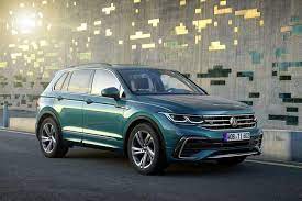 Volkswagen tiguan r line 1.5 tsi 150 dsg. Volkswagen Tiguan R Line 6 1 4 Tsi Ehybrid 245ps Dsg Inkl 3 J Garantie Sportsitze Lenkrad Edelstahlped Spoiler Dachrel Climatronic Radio Ready2discover Bt Usb Dab App Connect Dig Cockpit Led Matrix Scheinw Fernlichtass Ambiente Licht