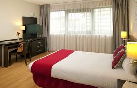 Trace blanche suspect sur le drap jaune dans la chambre du bas gobelet en plastique recouvert d un film plastique. Residhome Toulouse Tolosa Apparthotel Great Prices At Hotel Info