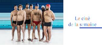 C'est dans les couloirs de leur piscine municipale que gilles lellouche avait commencé à écrire autour de cela, mais il manquait une dimension poétique et cinématographique à son histoire. Le Grand Bain De Gilles Lellouche
