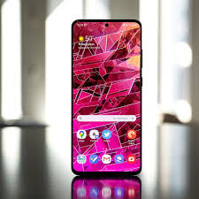 It covers the entire phone, and it happened a few days after the screen protector on the top right corner of the phone cracked. Samsung Galaxy S20 Ultra Review Shutter Bug The Verge