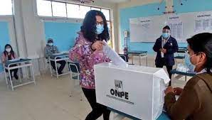 La segunda jornada de votación comenzó a las 08.00 am, luego de que los encargados de local revisaran que las urnas con votos estuvieran en buenas condiciones, con los sellos correspondientes y la cantidad correcta de votos registrados en la jornada anterior. Elecciones 2021 A Que Hora Debo Ir A Votar Hoy Segun El Ultimo Digito De Mi Numero De Dni Votaciones Horario Onpe Voto Escalonado Revtli Respuestas El Comercio Peru