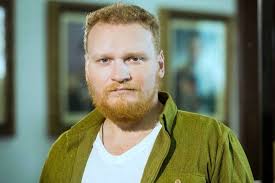 Иллюзионист, бывший ведущий шоу «битва экстрасенсов» сергей сафронов рассказал, что борется с раком лимфатической системы. Ekspert Bitvy Ekstrasensov Sergej Safronov Ochen Mnogo Mrakobesiya Proishodit Na Ploshadke Amurskaya Pravda