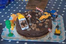 Le Gateau Chantier Pink Et Green Gateau Idee Gateau Gateau Anniversaire Enfant