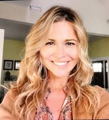 Full Head Babylights, Root-Tap, Toner by @giavonabeauty. Excellent work!  👏My hair feels great! 🦋.