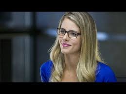 Emily bett rickards was born in vancouver, british columbia, canada, on july 24, 1991. Arrow Emily Bett Rickards On Oliver Felicity S Big Moment Youtube