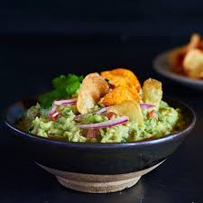 Decouvrez La Recette Du Guacamole Maison Bien Manger Recette Guacamole Maison Repas Mexicains