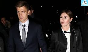 Para często wrzuca do sieci wspólne zdjęcia, m.in. Tego Nie Wiecie O Krzysztofie Piatku Na Pytania Odpowiedziala Jego Narzeczona Paulina Procyk Gol24