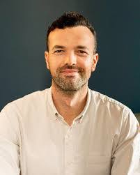 Mercedes Everett's Instagram, Twitter & Facebook