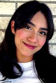 Julie Popham's Instagram, Twitter & Facebook