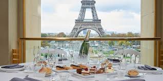 Quand Un Monument Culinaire Comme Maison Pradier Organise Un Brunch Dans Un Haut Lieu De La Culture Francaise On Brunch Maison Maison Architecture Interieure