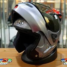 Namun berbicara mengenai keamanan dalam berkendara, khususnya untuk sepeda motor, kita pastinya diwajibkan untuk menggunakan helm. Bikers Wajb Tau Ini Jenis Jenis Helm Yang Sesuai Motornya Biar Matching Loh Semua Halaman Motorplus