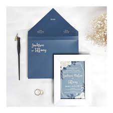 Undangan pernikahan yang di desain berbentuk kartu juga bisa menjadi salah satu ide untuk momen istimewa anda. 40 Contoh Desain Undangan Pernikahan Yang Bagus 2021