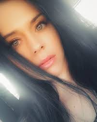 Grow through what you go through 🌸🎆 . . . I CAN DO HARD THINGS 💜 . . .  #selfiesunday #makeup #modeling #lipstick #girlygirl #photoshooting  #modelsearch #modelstatus #bikinimodel #motivation