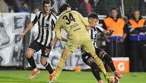 Peñarol vs Wanderers: Duelo clave en el Clausura ¡Dónde Verlo! - Imagen principal del artículo