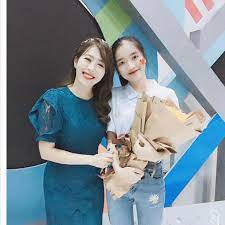 Mình luôn xem đó là niềm vui lớn và luôn tự nhủ phải nỗ lực nhiều hơn để xứng đáng. Ná»¯ Sinh Ä'Æ°á»£c Truy Lung Nhiá»u Nháº¥t Ä'Æ°á»ng Len Ä'á»‰nh Olympia 2sao