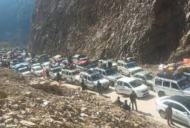 Covering latest uttarakhand news from all the cities on politics, business, election, crime and education at amar ujala. Badrinath Highway Closed News Badrinath Highway Closed In Totaghati Due To Debris Uttarakhand News à¤®à¤²à¤¬ à¤†à¤¨ à¤¸ 11 à¤˜ à¤Ÿ à¤…à¤µà¤° à¤¦ à¤§ à¤°à¤¹ à¤¬à¤¦à¤° à¤¨ à¤¥ à¤¹ à¤ˆà¤µ à¤¬ à¤¦ à¤•à¤ˆ à¤˜ à¤Ÿ à¤« à¤¸ à¤°à¤¹ à¤¸ à¤•à¤¡ à¤µ à¤¹à¤¨