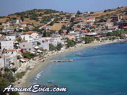 Σύμφωνα με την απογραφή του 2011 έχουν 223 κατοίκους. Petries Evia Greece Holidays In Petries Evia