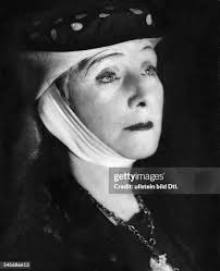 67 Queen Gertrude Stock Photos, High-Res Pictures, and Images